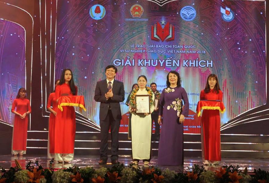 Một số tác giả, nhóm tác giả đạt Giải Khuyến khích giải Báo chí toàn quốc “Vì sự nghiệp Giáo dục Việt Nam” năm 2018. Một số tác giả, nhóm tác giả đạt Giải Khuyến khích giải Báo chí toàn quốc “Vì sự nghiệp Giáo dục Việt Nam” năm 2018.