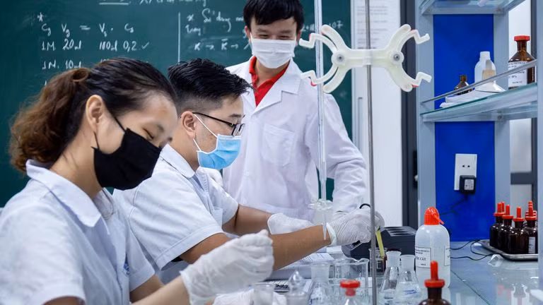 100% sinh viên sẽ được trang bị kiến thức về hội nhập quốc tế và chuyển đổi số