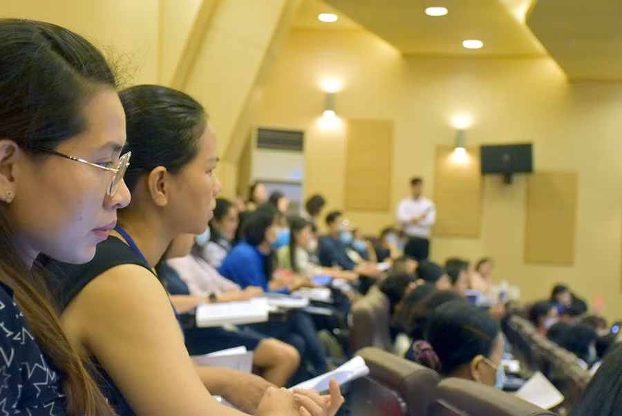 Hội thảo thu hút sự tham của nhiều diễn giả là giáo sư, tiến sĩ, thạc sĩ, bác sĩ chuyên ngành GD đặc biệt đến từ các trường ĐH, viện nghiên cứu, trung tâm bệnh viện trong và ngoài nước.