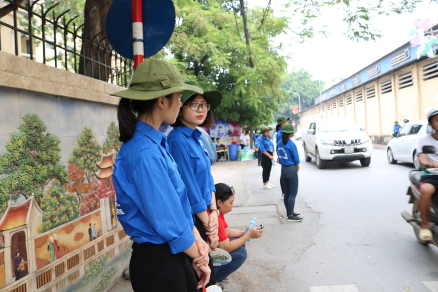 Đường phố Hà Nội thông thoáng trong buổi sáng, ngày thi thứ 2 kỳ thi THPT quốc gia 2019. Đường phố Hà Nội thông thoáng trong buổi sáng, ngày thi thứ 2 kỳ thi THPT quốc gia 2019.