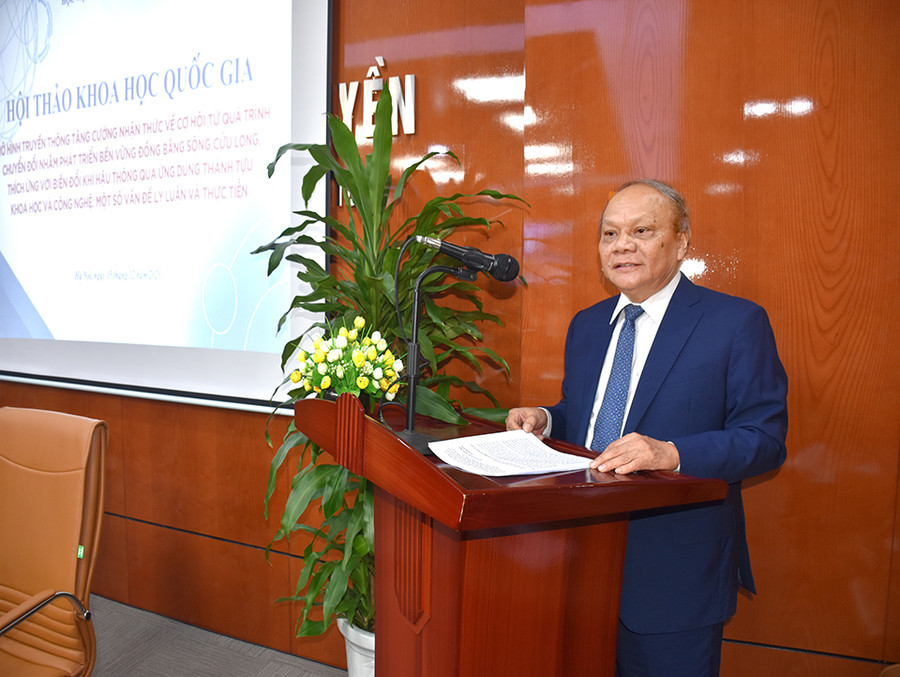 PGS, TS. Lương Khắc Hiếu, Nguyên Quyền Giám đốc Học viện BC&TT phát biểu. PGS, TS. Lương Khắc Hiếu, Nguyên Quyền Giám đốc Học viện BC&TT phát biểu.