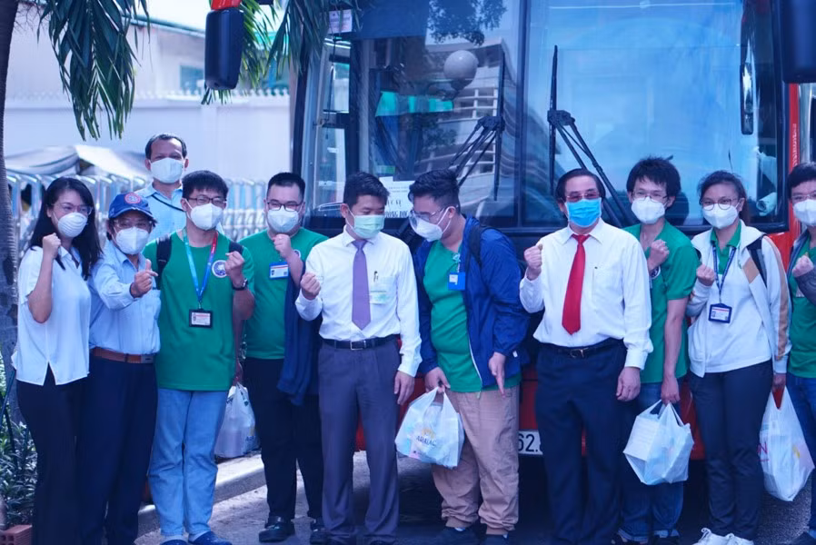 Sinh viên Trường ĐH Y khoa Phạm Ngọc Thạch ra quân hỗ trợ phòng chống dịch Covid-19 trên địa bàn TPHCM, ngày 28/7.