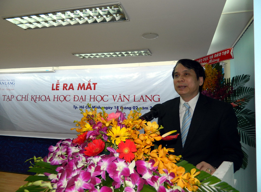 Thứ trưởng Bộ GD&ĐT Phạm Mạnh Hùng phát biểu tại buổi lễ