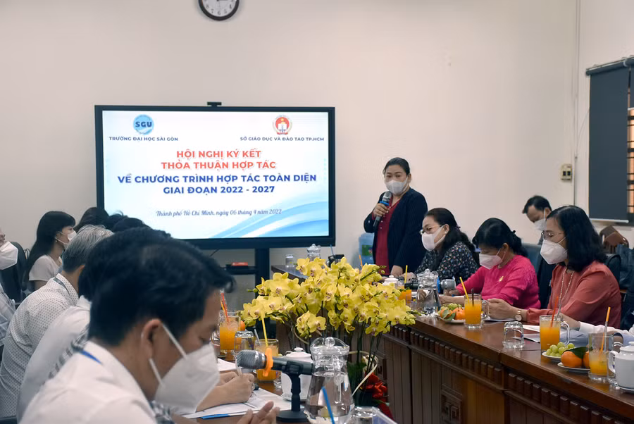 Bà Lương Thị Hồng Điệp - Trưởng phòng GD mầm non (Sở GD&amp;ĐT TPHCM) phát biểu tại hội nghị.