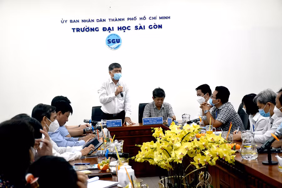 Ông Nguyễn Văn Hiếu - Giám đốc Sở GD&amp;ĐT TPHCM phát biểu tại hội nghị.