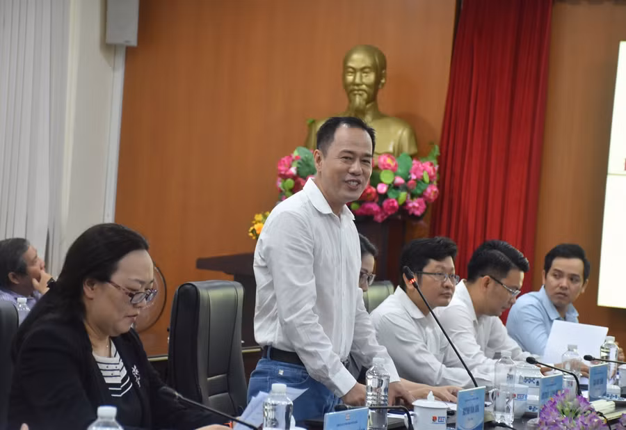 GS.TS Huỳnh Văn Sơn - Hiệu trưởng HCMUE phát biểu tại buổi làm việc