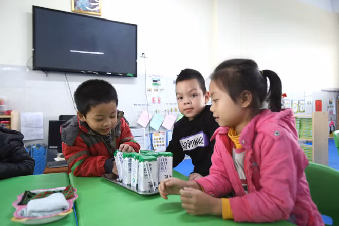 Bổ sung vi chất dinh dưỡng vào sản phẩm sữa học đường là cần thiết