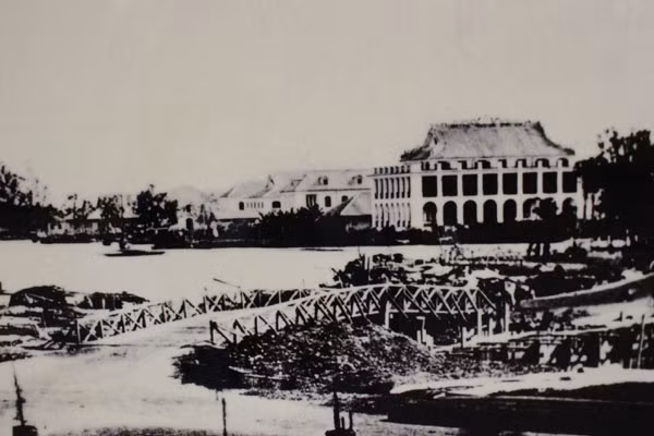 Bến Nhà Rồng đầu thế kỷ XX. Ảnh tư liệu