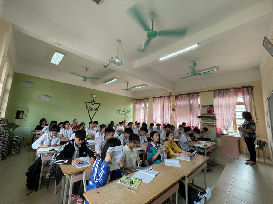 Tính đến tháng 3, Trường THPT Hữu Lũng đã dạy phụ đạo được 1190 tiết miễn phí cho học sinh nghèo, học sinh có hoàn cảnh khó khăn... Ảnh NTCC.