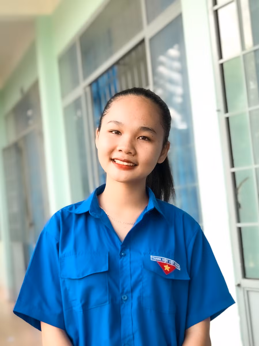Em Lê Thị Lành Êban, học sinh lớp 10 Trường THPT Dân tộc nội trú N' Trang Lơng (TP. Buôn Ma Thuột, tỉnh Đắk Lắk). Ảnh NVCC.