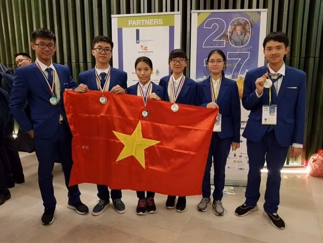 Học sinh Hà Nội nhận giải IJSO 2017