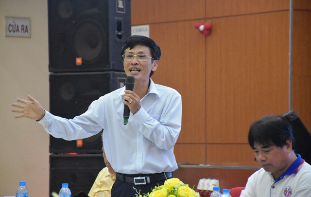 Trả lời câu hỏi "Liệu trong kỷ nguyên 4.0, robot có thay thế vai trò của thầy cô giáo bằng xương bằng thịt hay không?", ông Phan Đoàn Thái – Giám đốc Sở GD&ĐT Bình Thuận cho rằng "Dù thời đại có tiến lên bao nhiêu chấm đi nữa thì robot không bao giờ thay đổi được vai trò của người thầy". Trả lời câu hỏi "Liệu trong kỷ nguyên 4.0, robot có thay thế vai trò của thầy cô giáo bằng xương bằng thịt hay không?", ông Phan Đoàn Thái – Giám đốc Sở GD&ĐT Bình Thuận cho rằng "Dù thời đại có tiến lên bao nhiêu chấm đi nữa thì robot không bao giờ thay đổi được vai trò của người thầy".