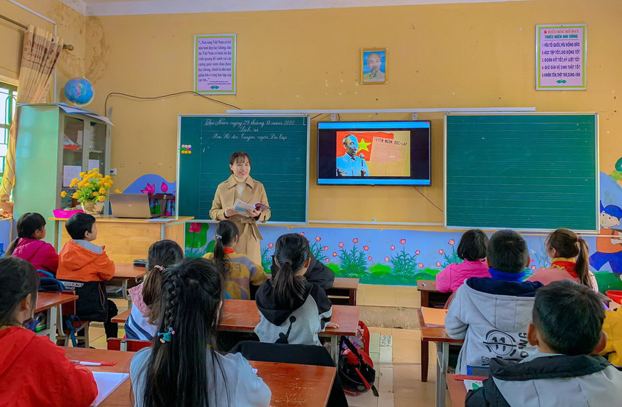 Cô Nguyễn Thị Thùy trong giờ dạy