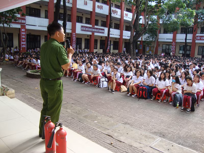 Việc trang bị kỹ năng PCCC, CNCH cho học sinh là rất cần thiết
