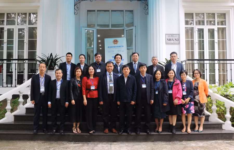 Các đại biểu dự khoá tập huấn