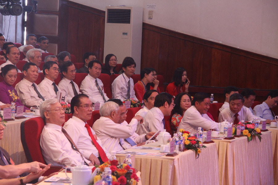 Các đồng chí lãnh đạo Đảng, Quốc hội, Chính phủ tham dự buổi lễ