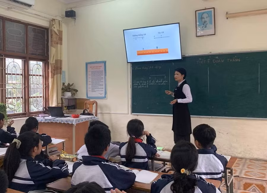 Cô Thu trong giờ dạy