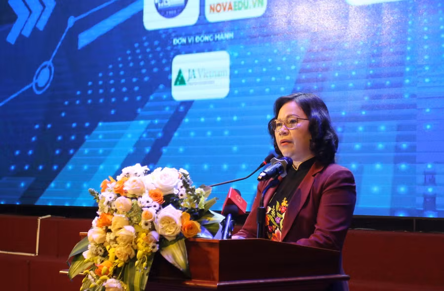 Thứ trưởng Bộ GD&amp;ĐT Ngô Thị Minh phát biểu khai mạc sự kiện