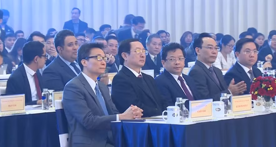 Các đại biểu tham dự diễn đàn