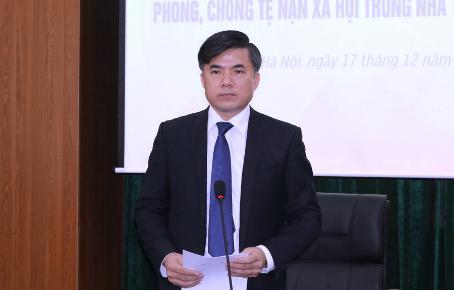 Ông Bùi Văn Linh- Vụ trưởng Vụ Giáo dục Chính trị và Công tá HSSV (Bộ GD&ĐT) phát biểu tại hội thảo