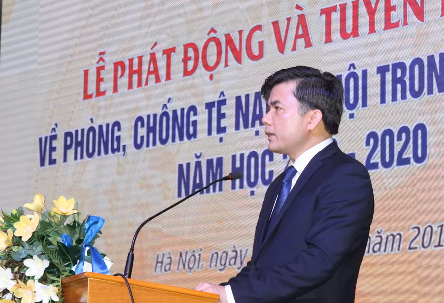 Ông Bùi Văn Linh phát biểu tại buổi lễ