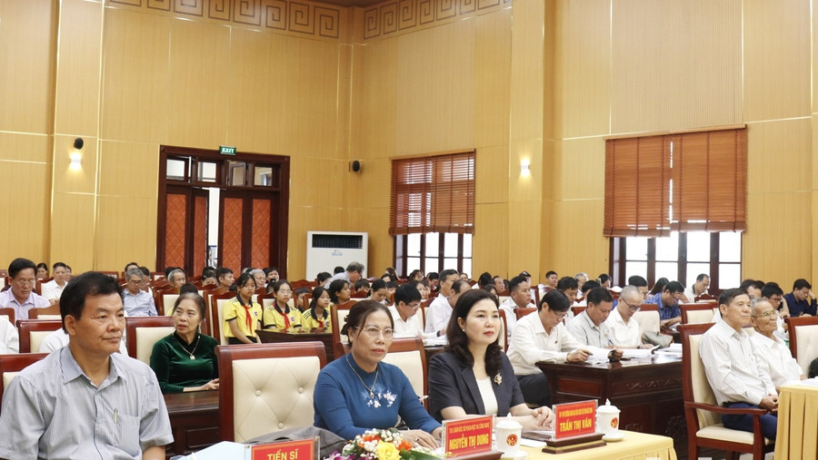 Các đại biểu tại hội thảo khoa học.