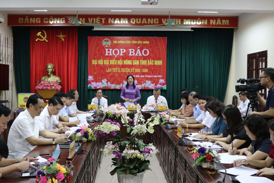 Quang cảnh buổi họp báo.