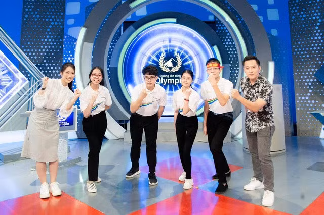 Các thí sinh tham dự cuộc thi tuần.