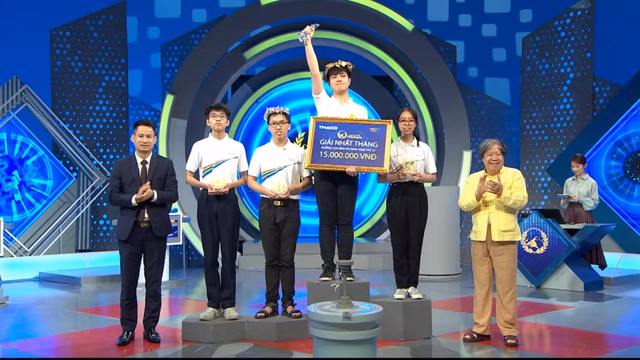 Đặng Lê Nguyên Vũ giành vòng nguyệt quế.