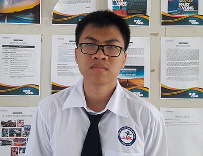 Đỗ Hoàng Việt- Học sinh trường THPT chuyên Nguyễn Quang Diêu