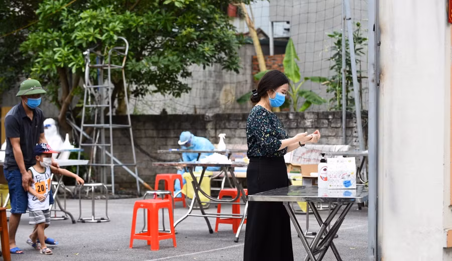 Thực hiện duy trì cách ly 3 lớp chặt chẽ đối với xã Việt Lập. (Ảnh minh họa).