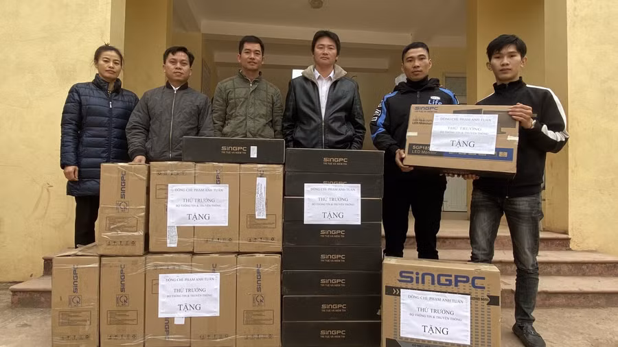 Sản phẩm của Công ty Cổ phần công nghệ Silicom đến với người dân vùng khó khăn.