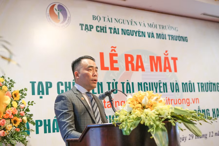 TS. Đào Xuân Hưng, Tổng biên tập Tạp chí Tài nguyên và Môi trường phát biểu tại buổi lễ ra mắt.