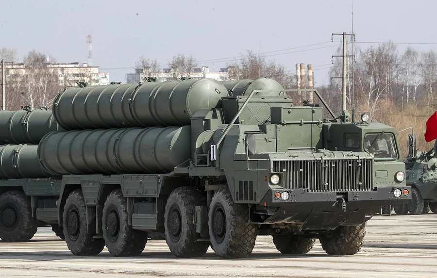 Tên lửa S-400. Ảnh TASS.