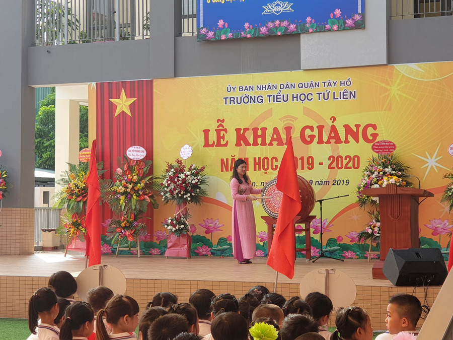 Lễ khai giảng trường tiểu học Tứ Liên (Quận Tây Hồ)