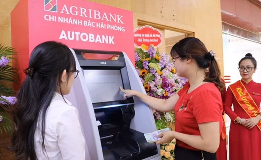 Agribank năm 2020 - Một năm gặt hái nhiều giải thưởng trong nước và quốc tế ảnh 5