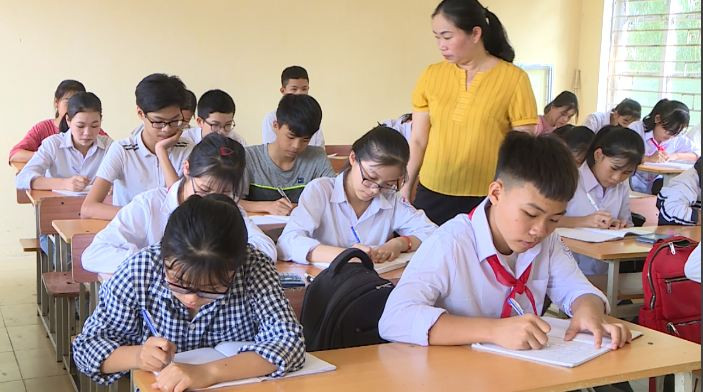 Phan Trung Hiếu và các bạn lớp 9A Phan Trung Hiếu và các bạn lớp 9A