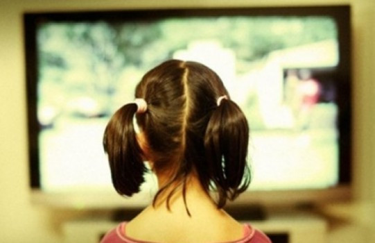 Giải tỏa nỗi lo con “nghiện” tivi