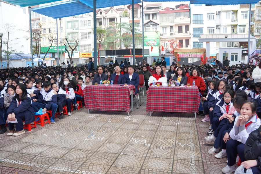 Đại biểu dự Ngày hội gửi thư - Hưởng ứng Cuộc thi Viết thư Quốc tế UPU lần thứ 53 năm 2024. Đại biểu dự Ngày hội gửi thư - Hưởng ứng Cuộc thi Viết thư Quốc tế UPU lần thứ 53 năm 2024.