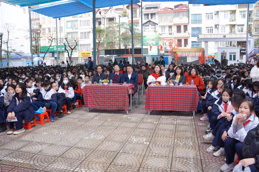 Đại biểu dự Ngày hội gửi thư - Hưởng ứng Cuộc thi Viết thư Quốc tế UPU lần thứ 53 năm 2024.