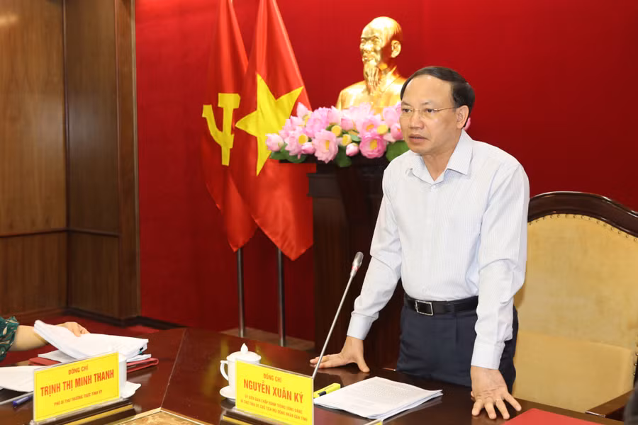 Ông Nguyễn Xuân Ký, Bí thư Tỉnh ủy Quảng Ninh chủ trì hội nghị.