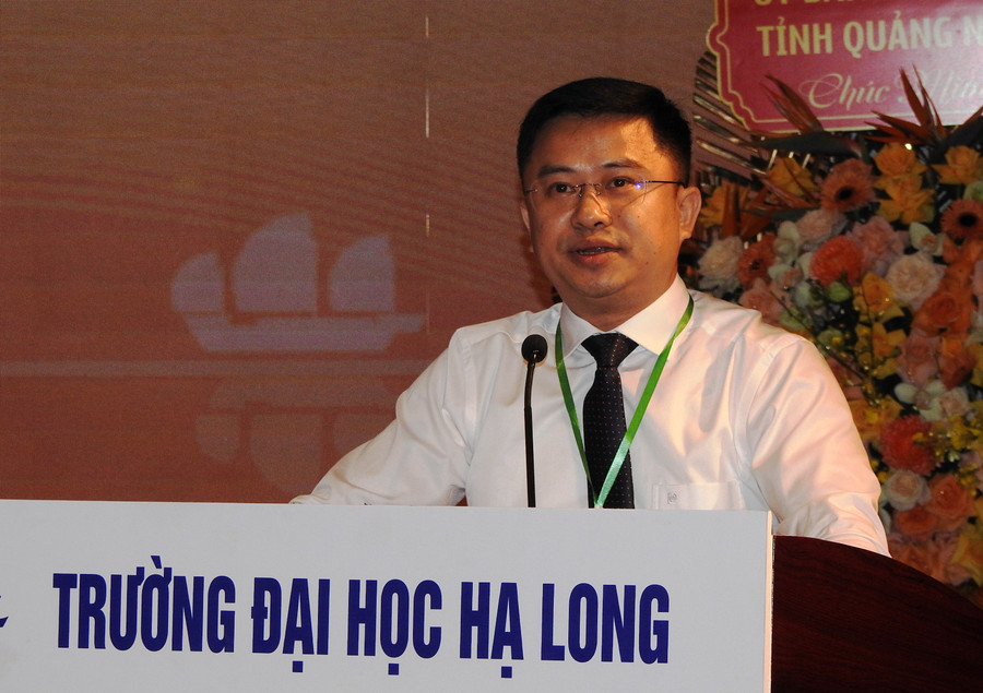 Tiến sĩ Nguyễn Đức Tiệp, Hiệu trưởng Trường Đại học Hạ Long phát biểu tại hội thảo. Tiến sĩ Nguyễn Đức Tiệp, Hiệu trưởng Trường Đại học Hạ Long phát biểu tại hội thảo.