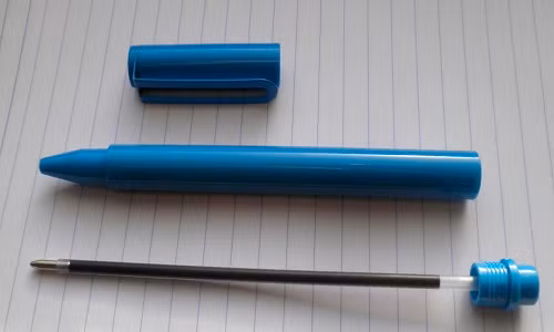 Các thành phần hóa học của mực bút bi xanh