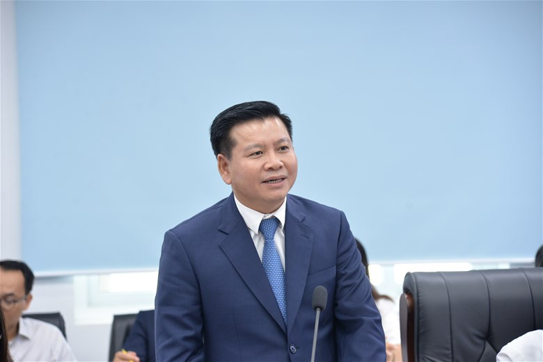 PGS.TS Đinh Văn Châu - Hiệu trưởng trường Đại học Điện lực phát biểu tại buổi làm việc. PGS.TS Đinh Văn Châu - Hiệu trưởng trường Đại học Điện lực phát biểu tại buổi làm việc.