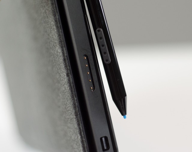 iPad Pro, Surface Pro 4 iPad Pro, Surface Pro 4