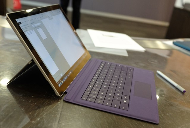 iPad Pro, Surface Pro 4 iPad Pro, Surface Pro 4