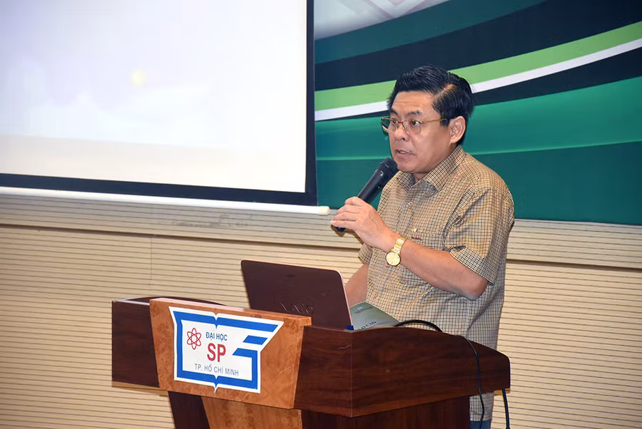 Ông Châu Tuấn Hồng - Giám đốc Sở GD&amp;ĐT tỉnh Sóc Trăng phát biểu tại Hội nghị