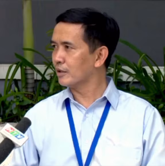 Thầy Nguyễn Long Giao - Hiệu trưởng Trường THCS Lý Thánh Tông