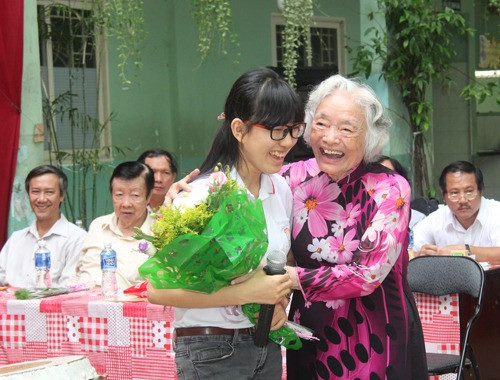 Nhà giáo Đàm Lê Đức được nhiều thế hệ học trò yêu kính. Ảnh tư liệu. Nhà giáo Đàm Lê Đức được nhiều thế hệ học trò yêu kính. Ảnh tư liệu.