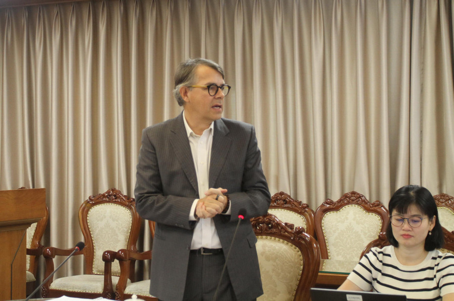 Ông Michael Drabble - Chủ nhiệm Dự án SAHEP của Ngân hàng thế giới phát biểu.